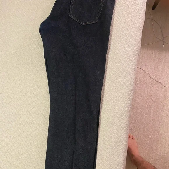 Uniqlo Dark Wash Straight Jeans Slim Style - 33x32 - Picture 2 of 7